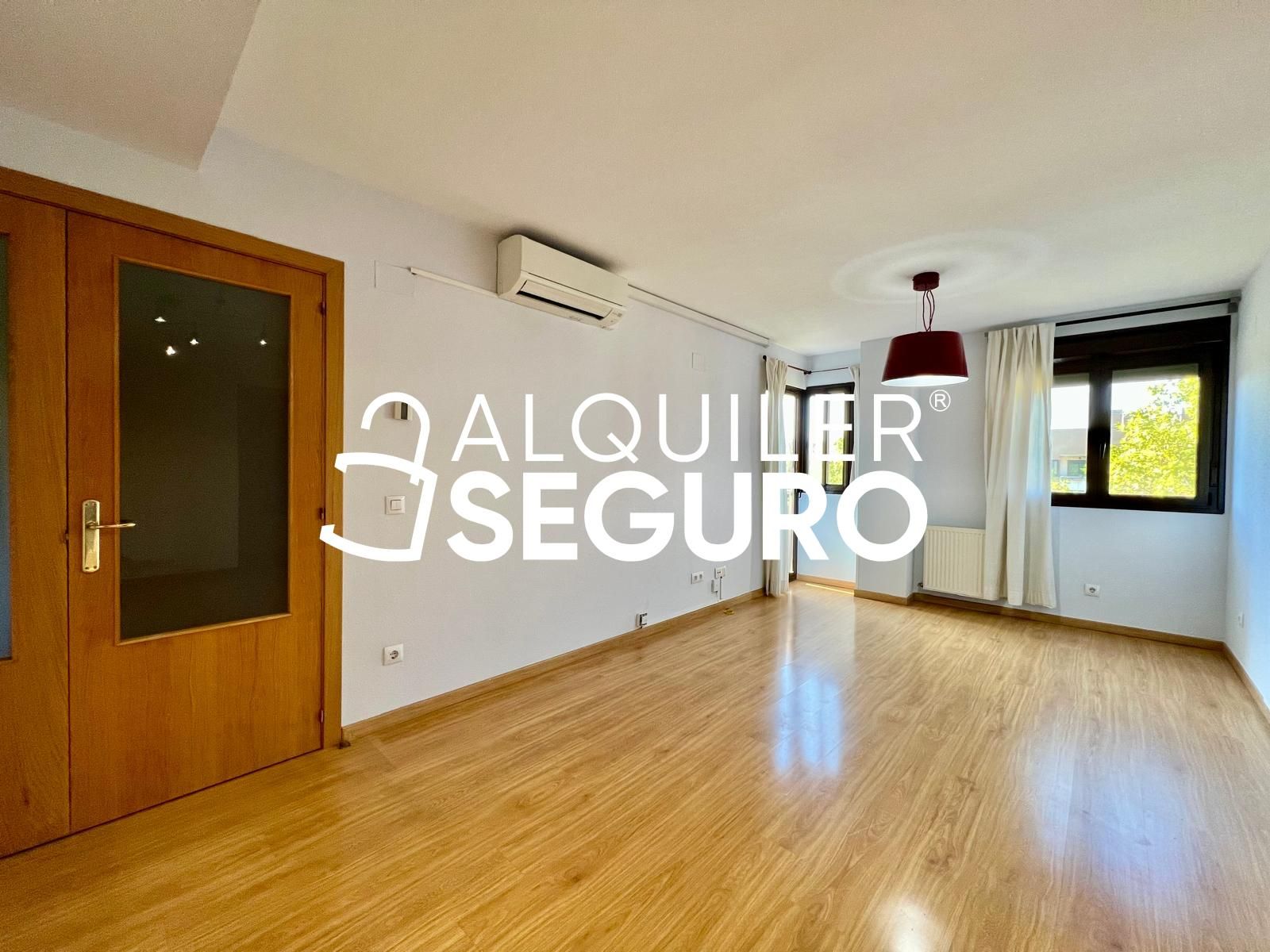 Exterior view of Flat to rent in San Sebastián de los Reyes  with Air Conditioner, Heating and Storage room