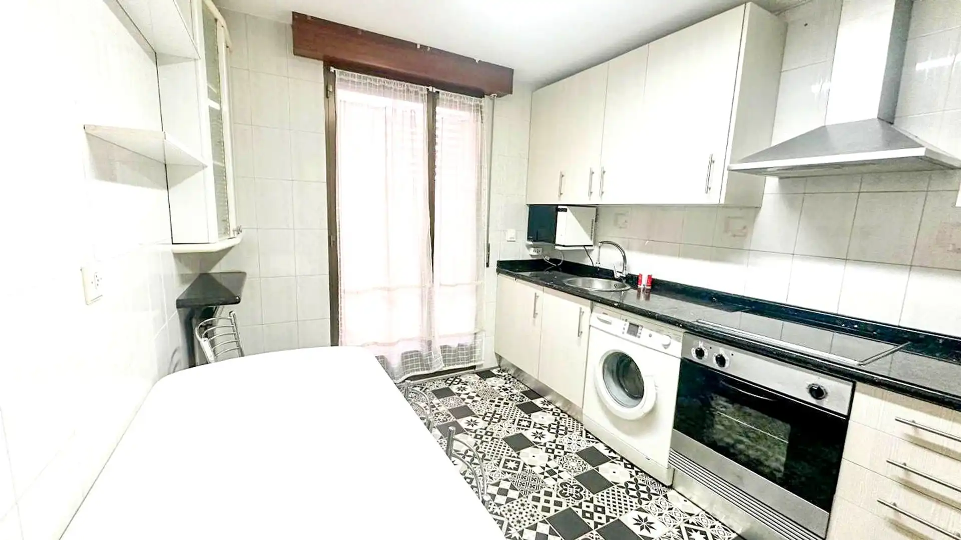 Cocina de Apartamento en venta en  Logroño con Calefacción, Parquet y Trastero