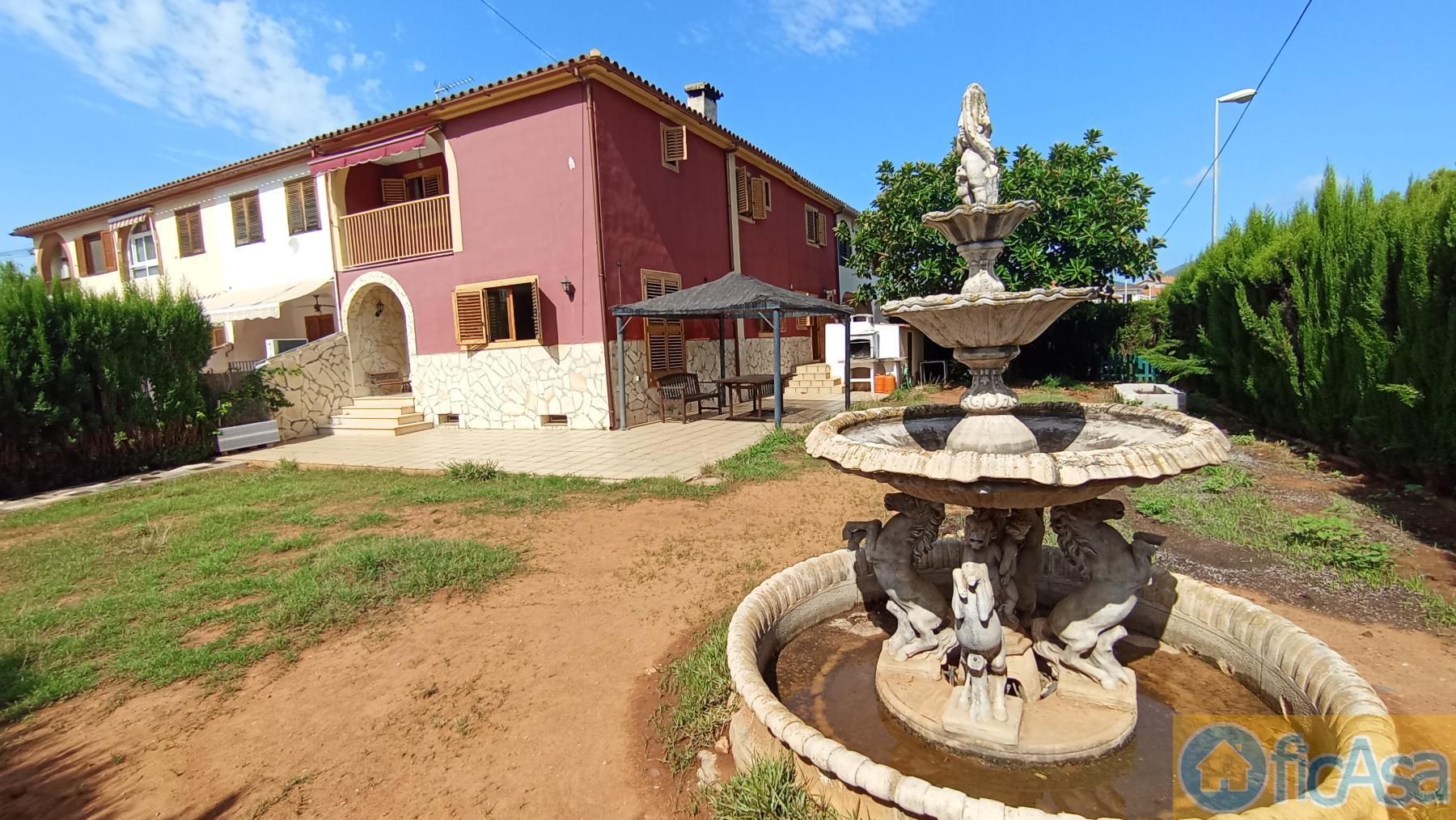 Vista exterior de Casa adosada en venda en Benicasim / Benicàssim amb Traster, Moblat i Balcó