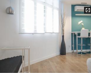 Bedroom of Flat to rent in  Madrid Capital  with Air Conditioner, Heating and Furnished