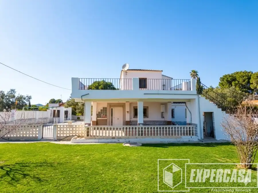 Vista exterior de Casa o chalet en venta en Llíria con Terraza