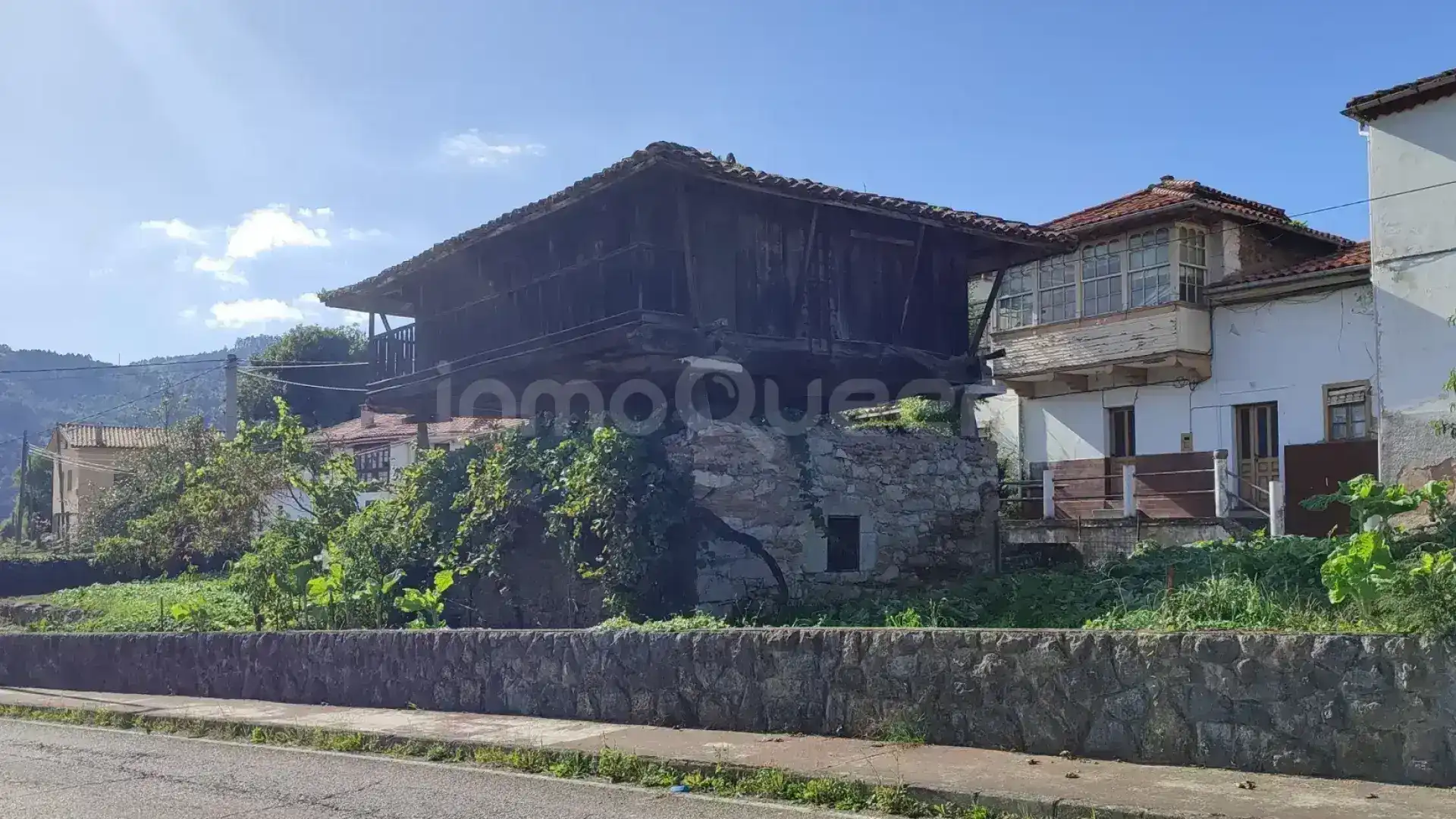 Außenansicht von Haus oder Chalet zum Verkauf in Candamo mit Privatgarten