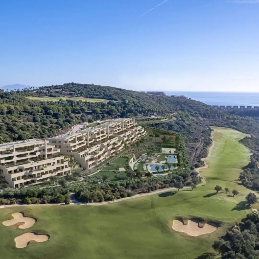 Vista exterior de Apartament en venda en La Línea de la Concepción amb Aire condicionat, Jardí privat i Terrassa