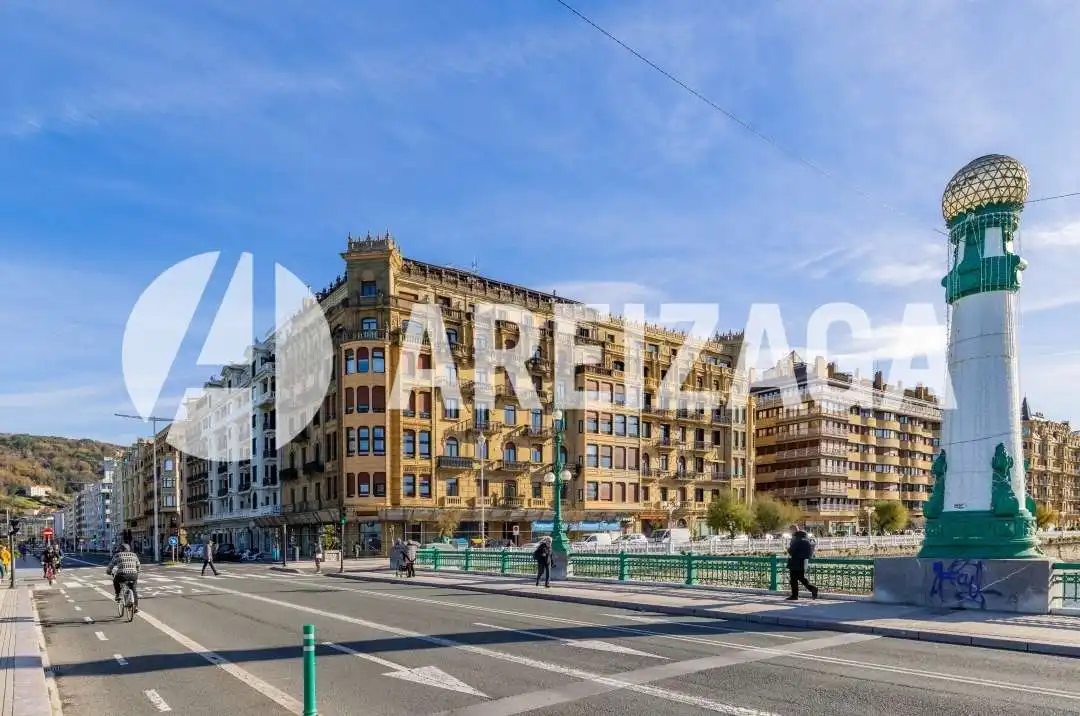 Gewerbefläche zur Miete in Ramón María Lili Pasealekua 1, imagen 3
