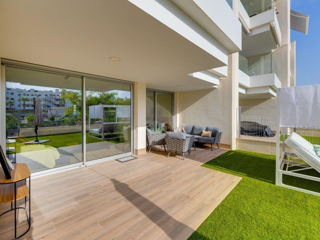 Terrassa de Apartament en venda en Orihuela amb Jardí privat, Moblat i Piscina comunitària