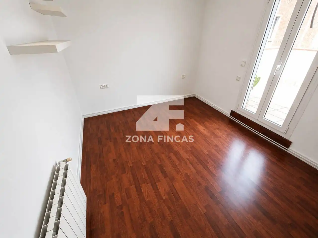 Sala d'estar de Àtic en venda en Santa Coloma de Gramenet amb Aire condicionat, Calefacció i Parquet