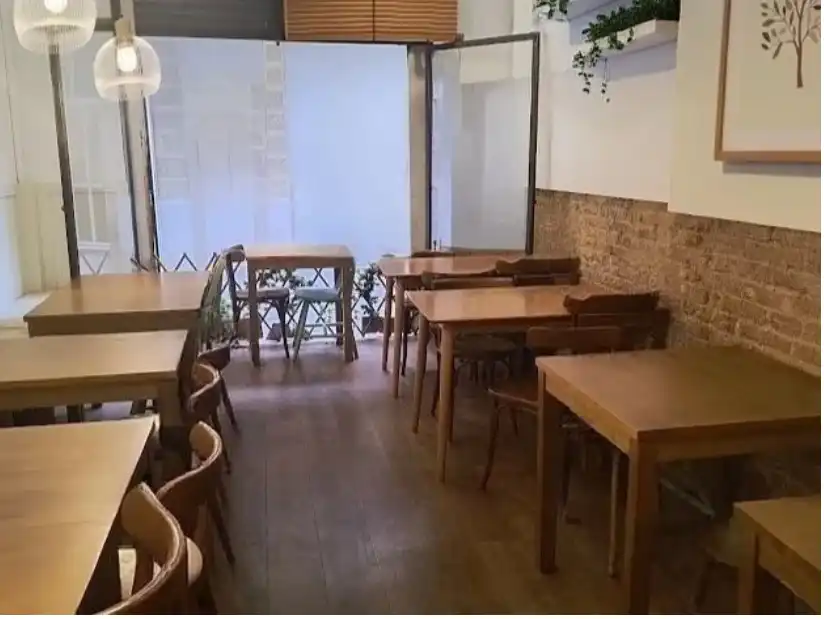Business premises for transfer in Carrer de Cabestany 12