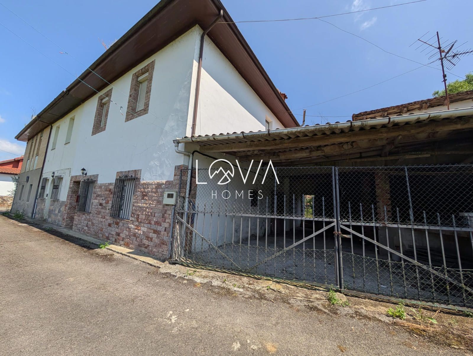 Exterior view of Single-family semi-detached for sale in Salas  with Terrace, Storage room and Furnished