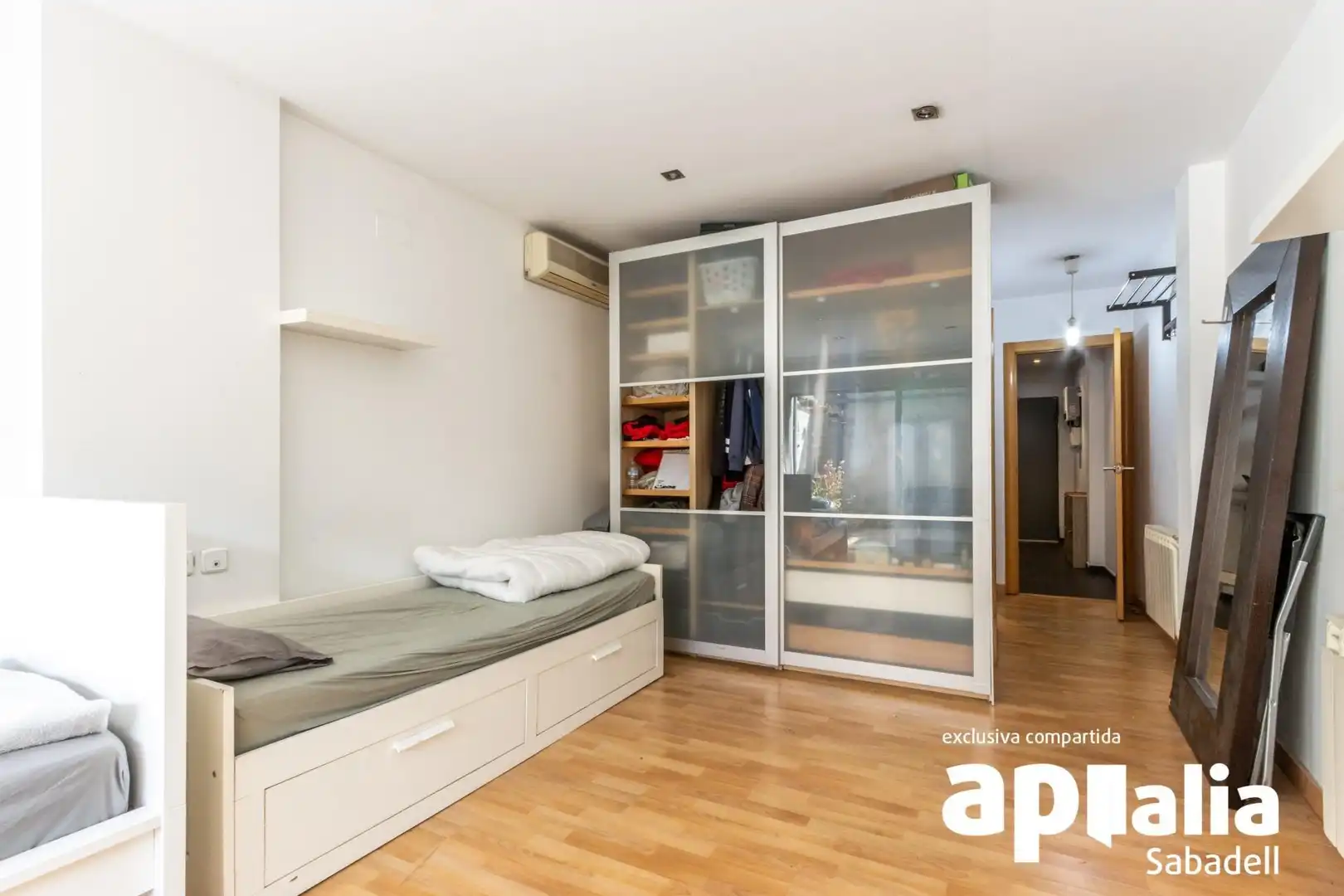 Bedroom of Houses for sale in Sabadell  with Air Conditioner, Heating and Parquet flooring