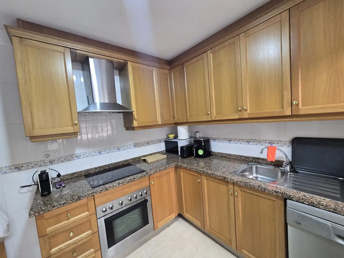 Cuina de Apartament en venda en Santa Pola amb Aire condicionat i Moblat