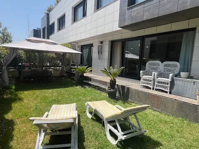 Terrassa de Casa adosada en venda en Santander amb Calefacció, Jardí privat i Parquet