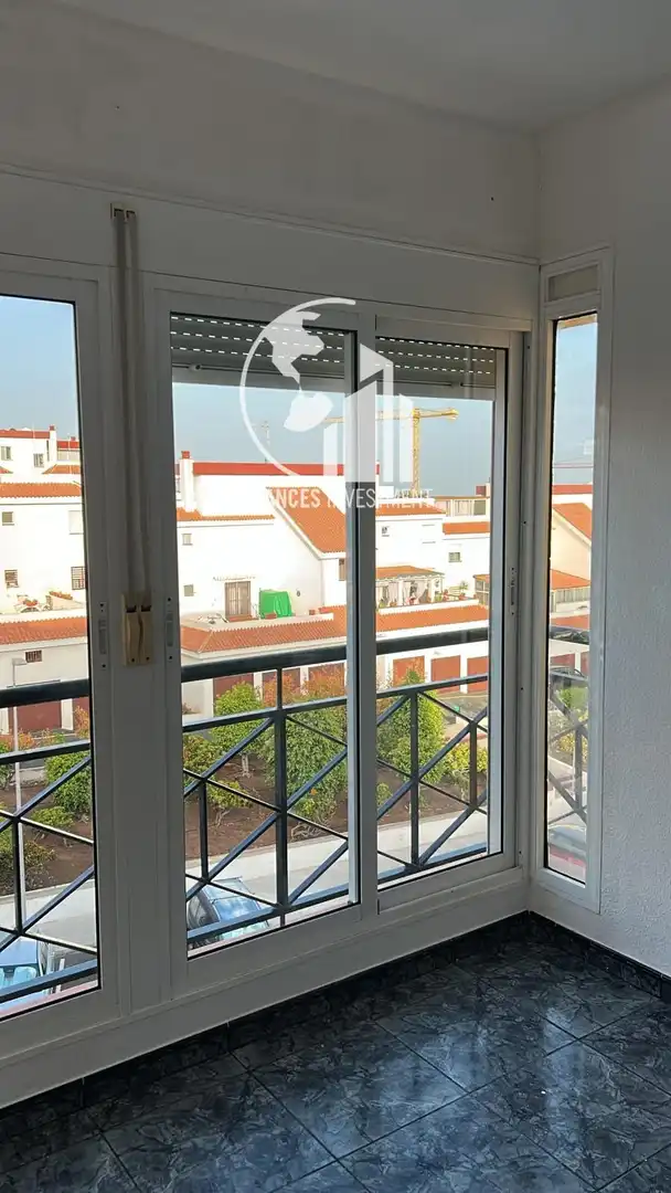 Vista exterior de Àtic en venda en Arona amb Terrassa, Piscina i Piscina comunitària