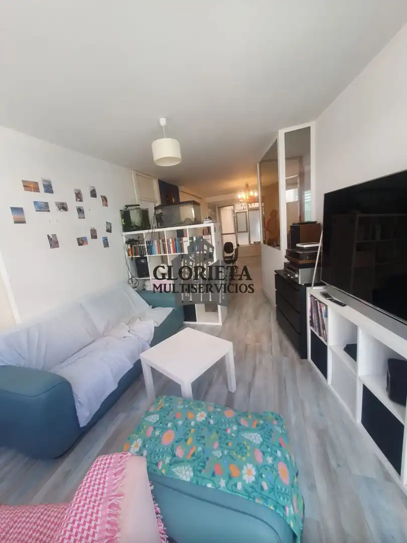 Habitación de Piso en venta en Vigo  con Calefacción, Trastero y Amueblado