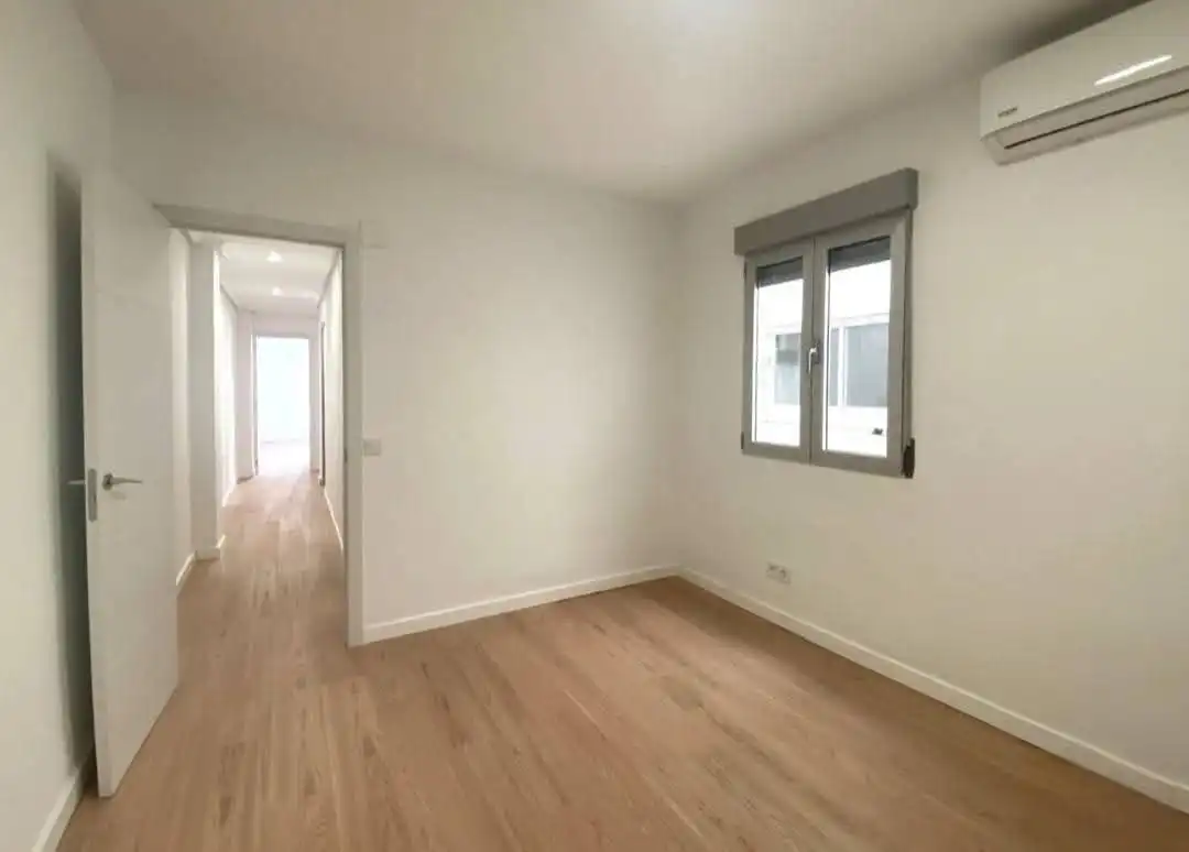 Habitación de Piso de alquiler en Valencia con Aire acondicionado, Lavadora y Balcón