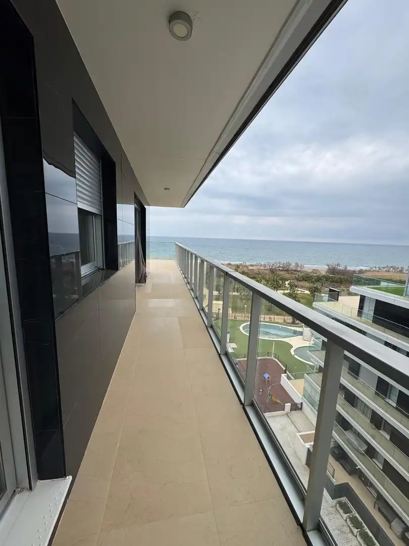 Apartament amb terrassa en venda a Calle Edificio Ciudad Jardín, imagen 10