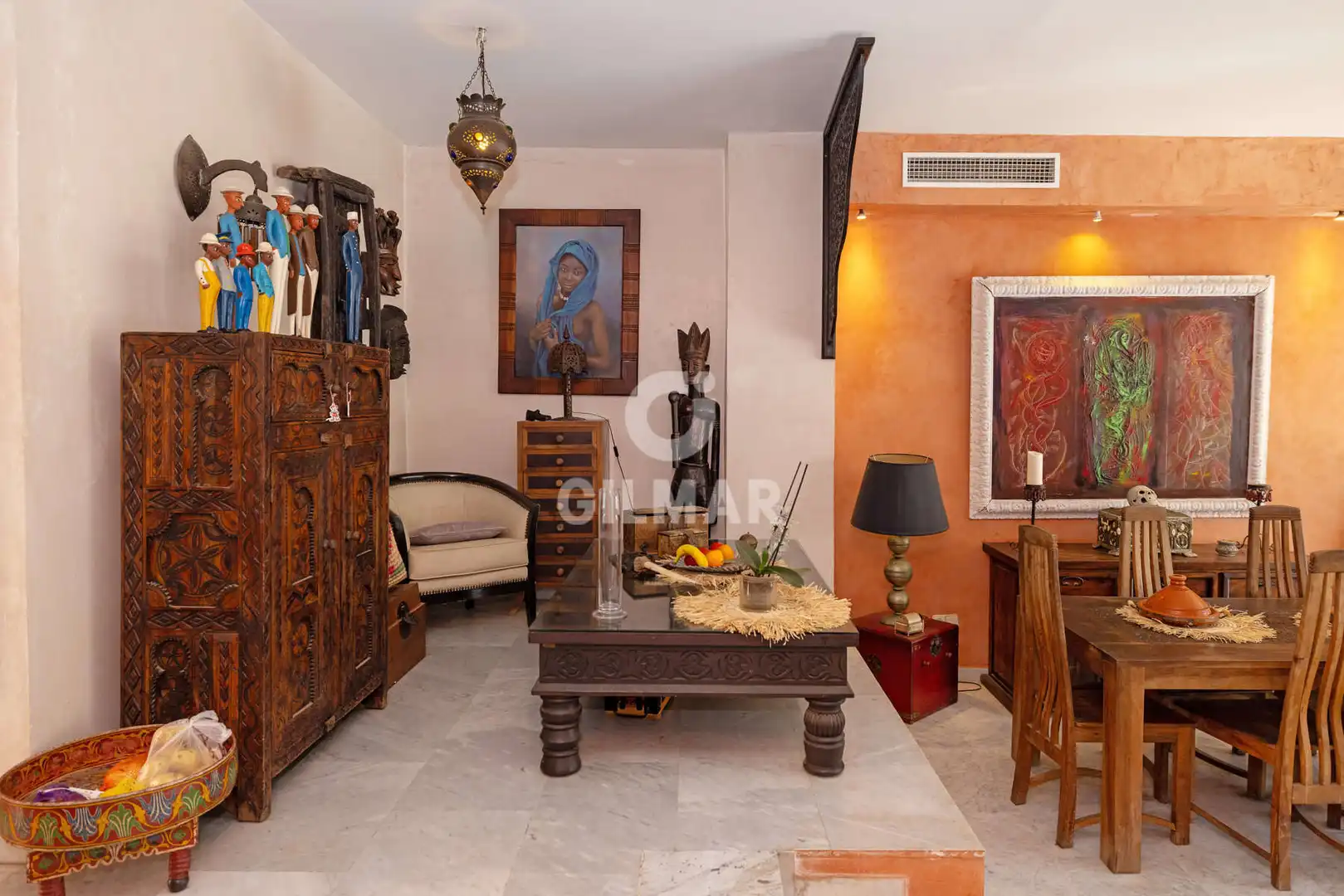 Sala d'estar de Casa adosada en venda en Estepona amb Calefacció i Jardí privat