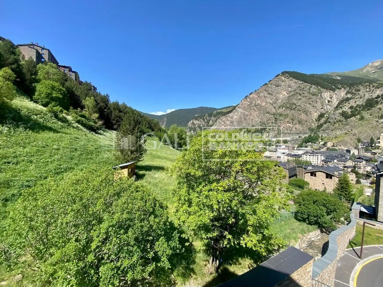 Vista exterior de Pis de lloguer en Canillo amb Calefacció, Jardí privat i Terrassa