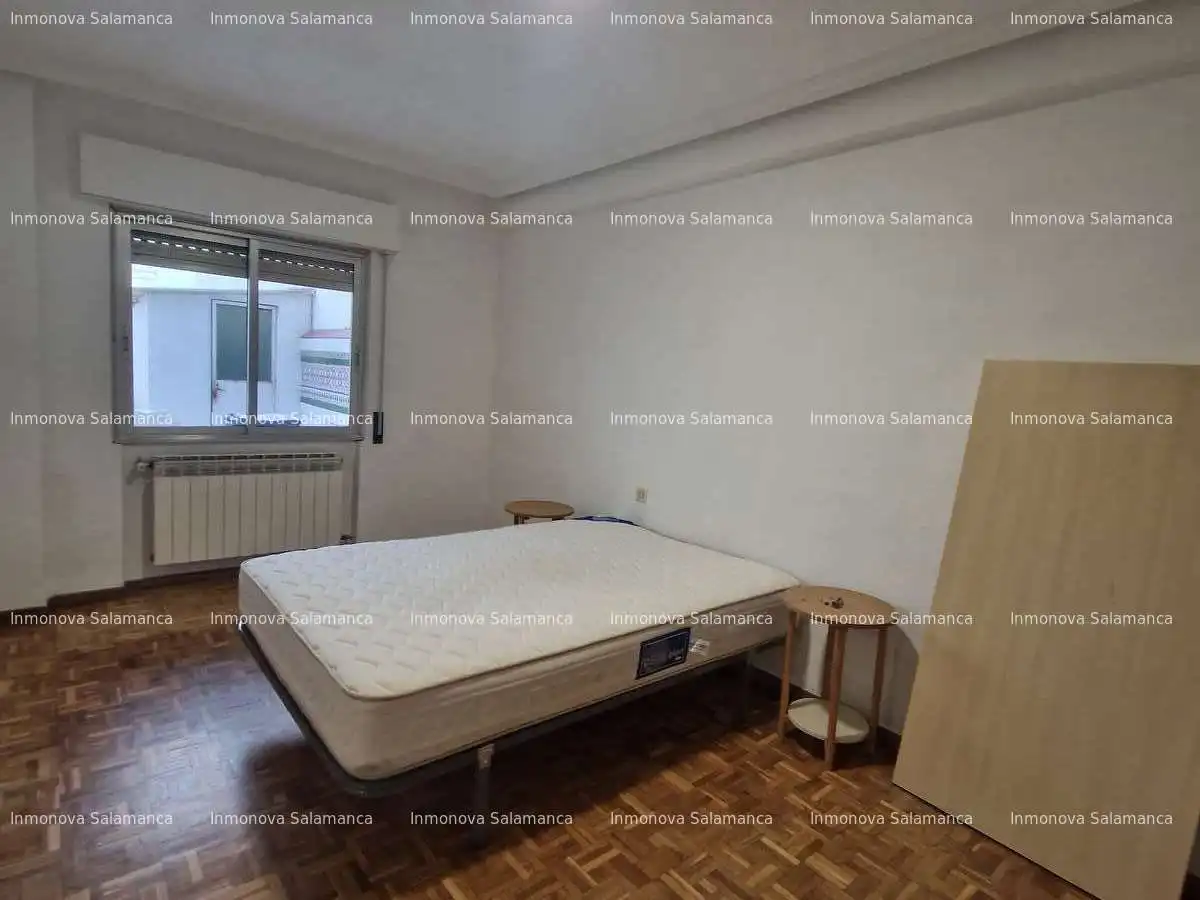 Bedroom of Flat for share in Salamanca  with Heating, Terrace and Furnished