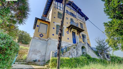 Exclusiva Vivienda en Villa Isidora  Egia con Grandes Vistas, Jardín Privado y Garaje