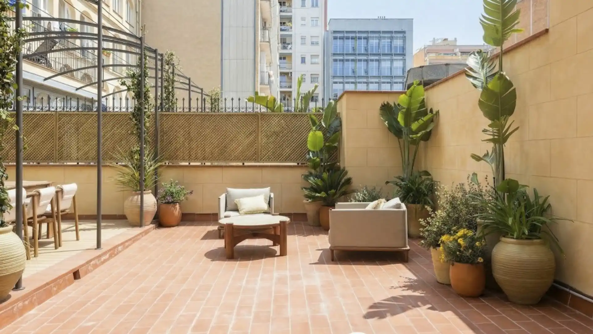 Terrasse von Wohnungen zum Verkauf in  Barcelona Capital mit Klimaanlage, Privatgarten und Parkett