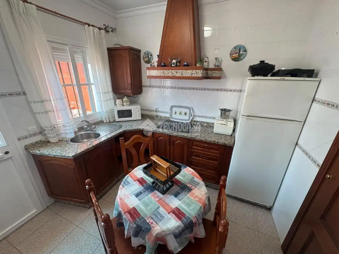 Cuina de Casa o xalet en venda en Bonanza - Avda de Huelva - Barrio Andalucia