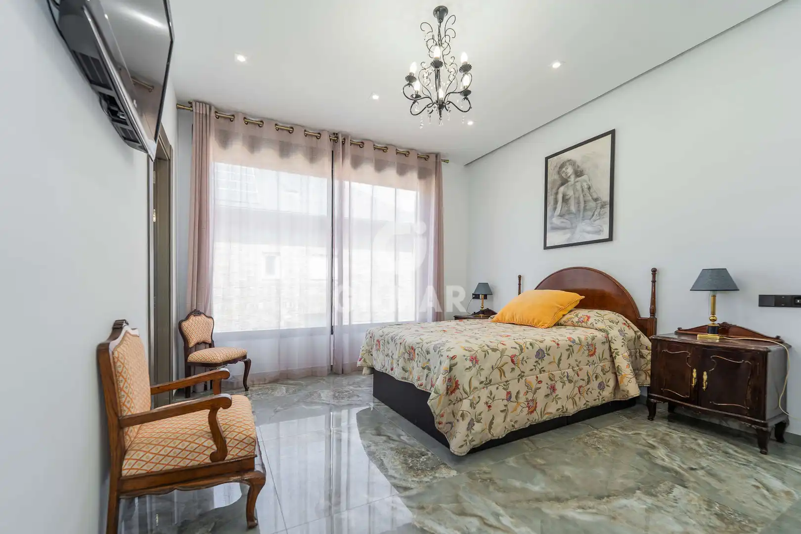 Schlafzimmer von Einfamilien-Reihenhaus zum Verkauf in Pozuelo de Alarcón mit Heizung und Privatgarten