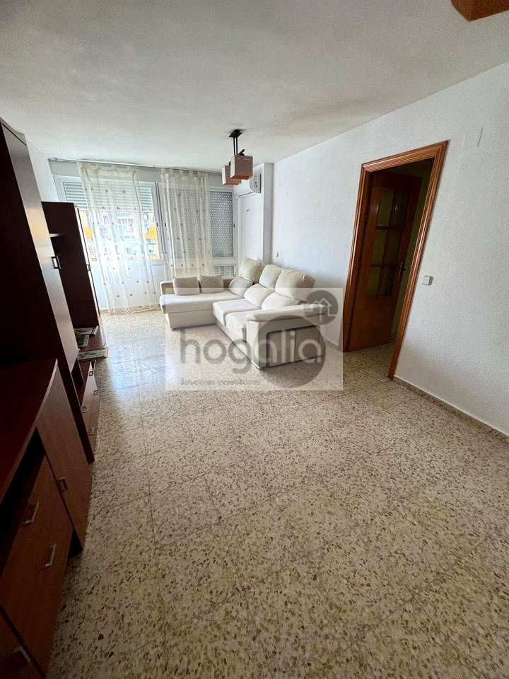 Sala d'estar de Pis de lloguer en  Sevilla Capital amb Aire condicionat i Moblat