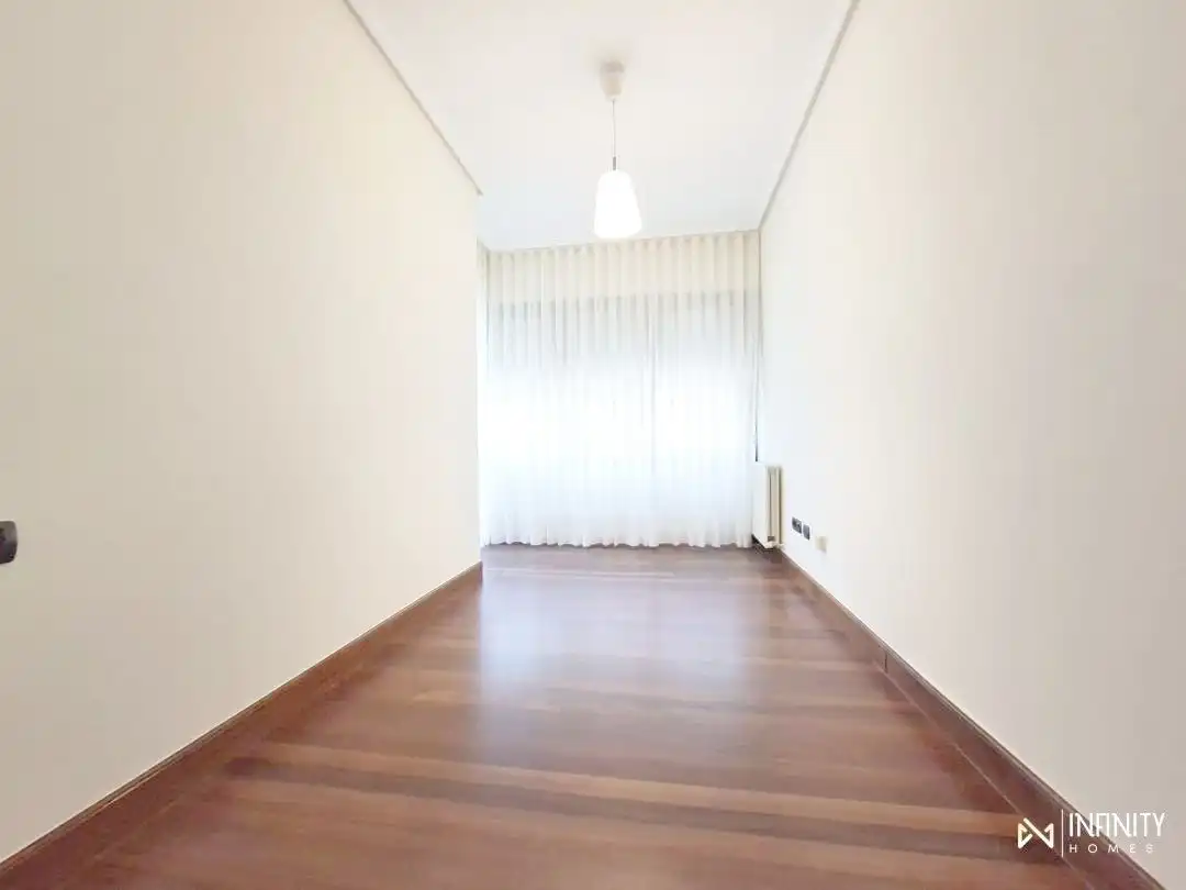 Maisonette zur Miete in Bilbao  mit Heizung, Privatgarten und Terrasse