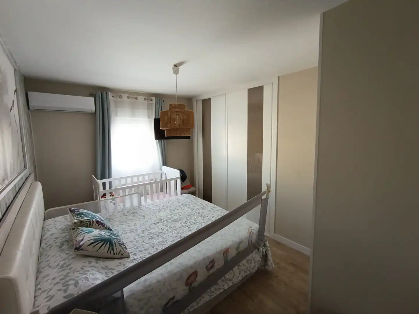 Habitación de Dúplex en venta en Brunete con Aire acondicionado, Calefacción y Jardín privado
