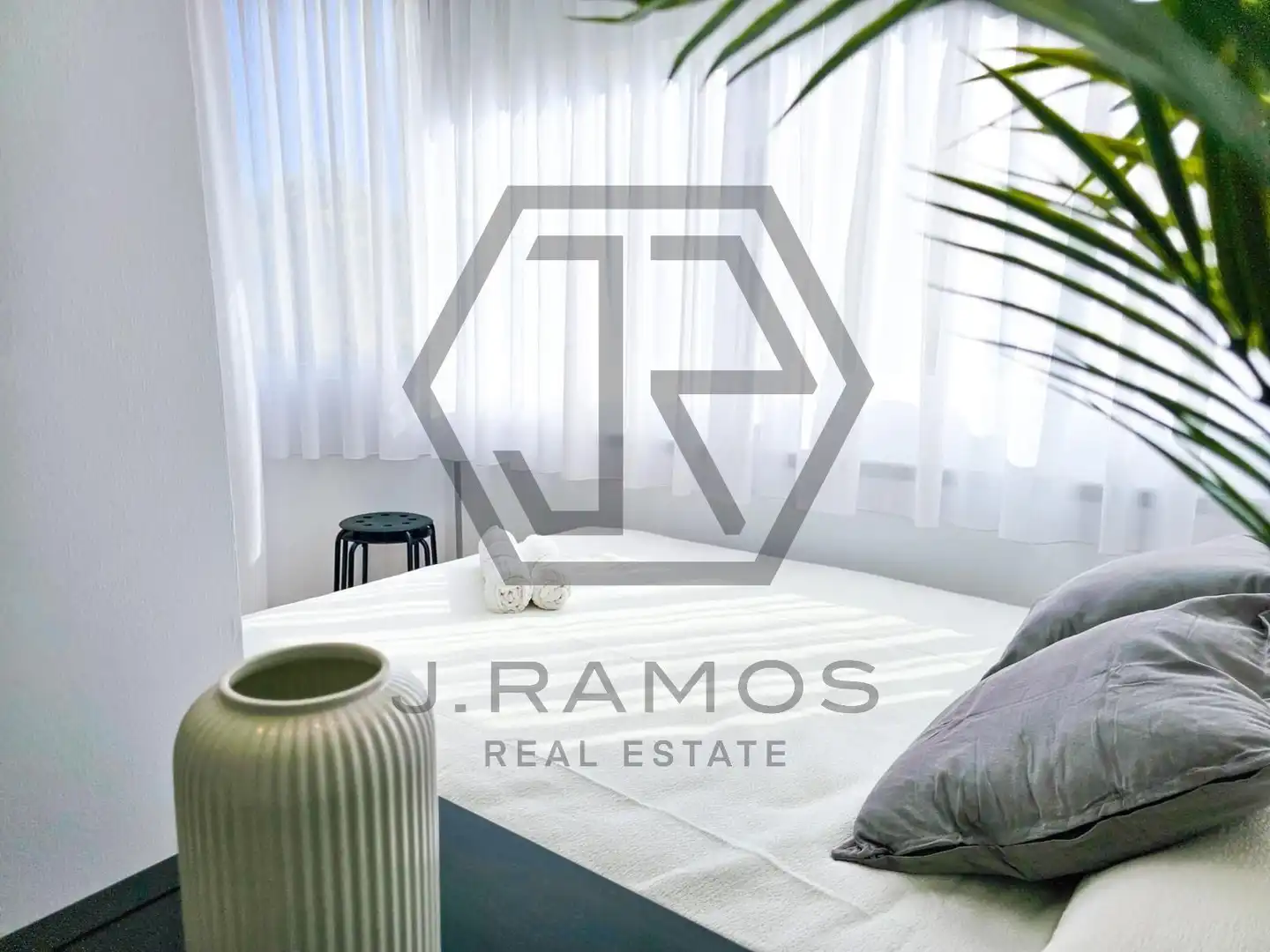 Study for rent in calafate, Centro