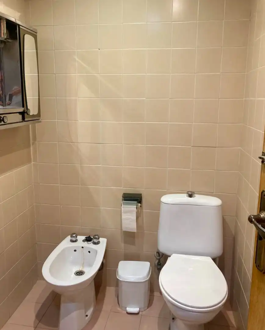 Bathroom of Flat for rent in Granada  with Furnished, Oven and Washing machine