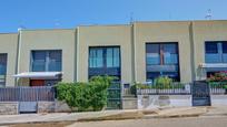 Vista exterior de Casa adosada en venda en Yesa amb Calefacció, Jardí privat i Traster