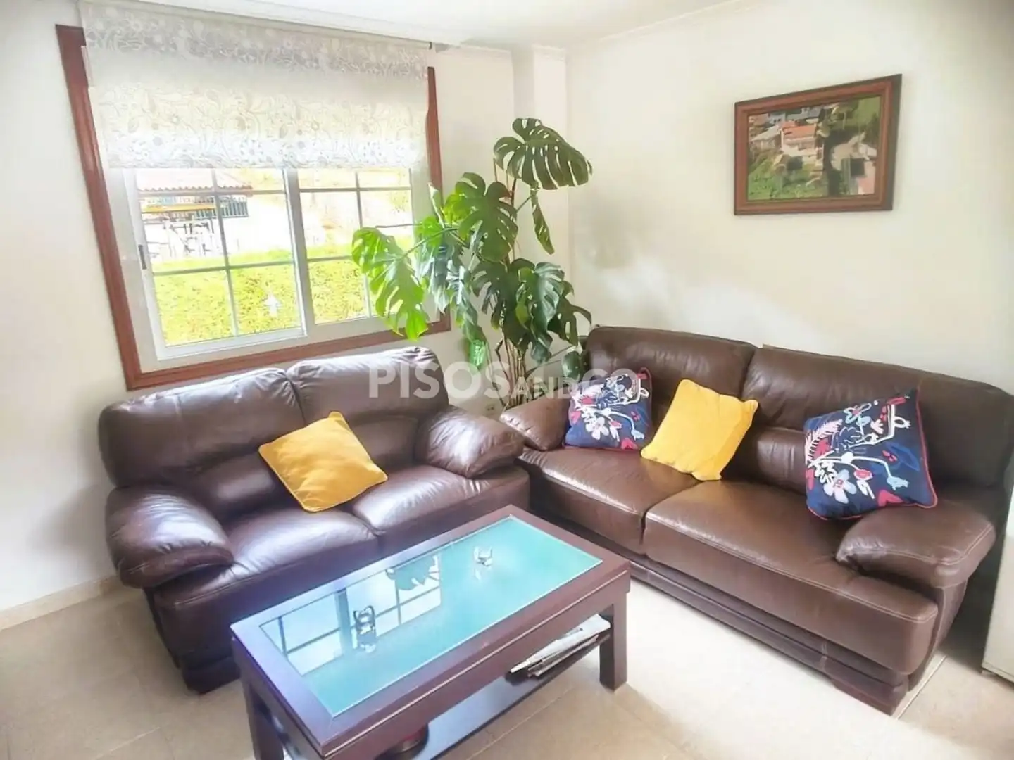 Sala d'estar de Casa o xalet en venda en Abegondo amb Calefacció, Terrassa i Piscina