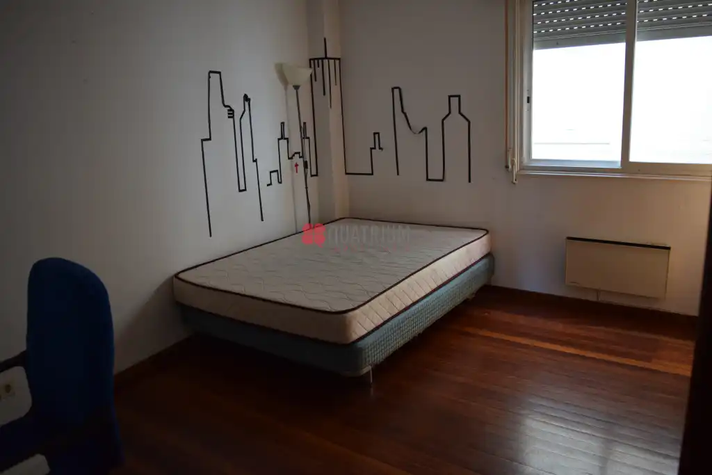 Bedroom of Flat for sale in Santiago de Compostela   with Heating and Furnished