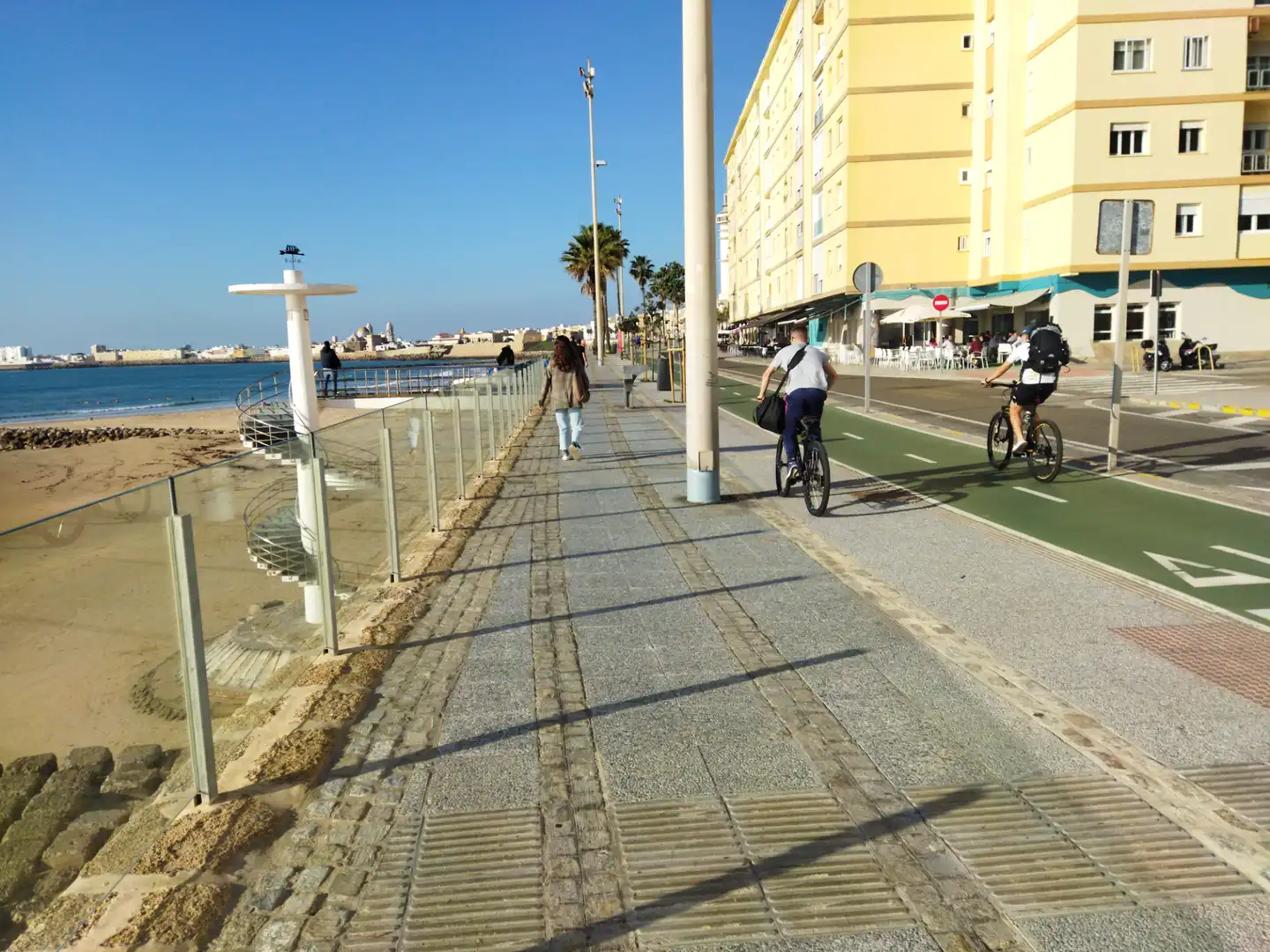 Exterior view of Flat for rent in Cádiz  with Parquet flooring, Furnished and Oven
