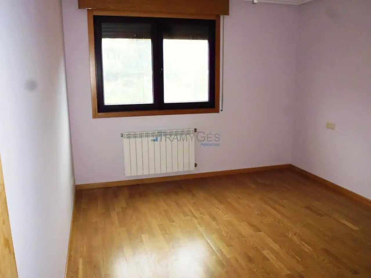 Schlafzimmer von Einfamilien-Reihenhaus zum Verkauf in Baiona mit Heizung, Privatgarten und Parkett