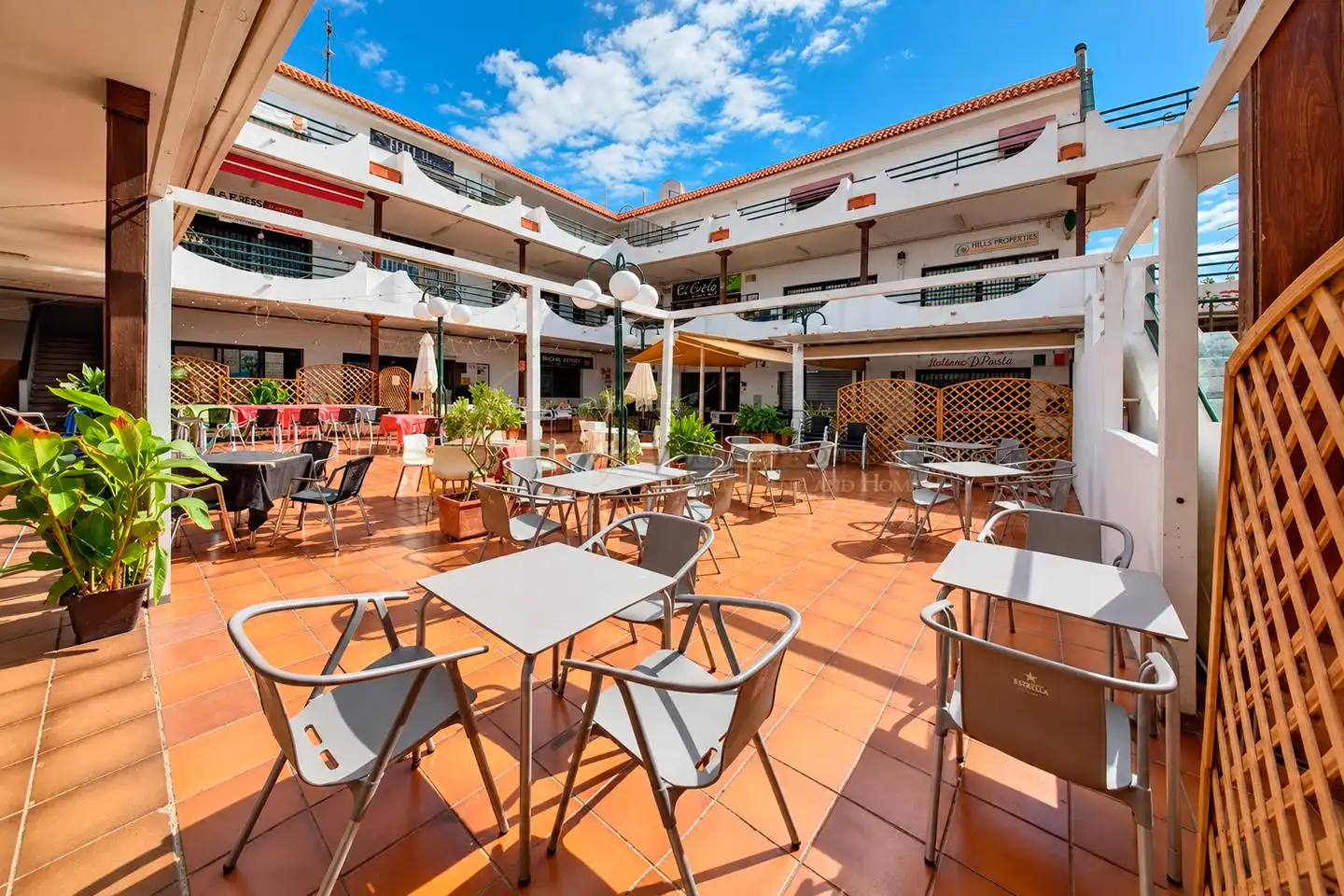 Local comercial en traspaso en Calle Olimpia, imagen 2