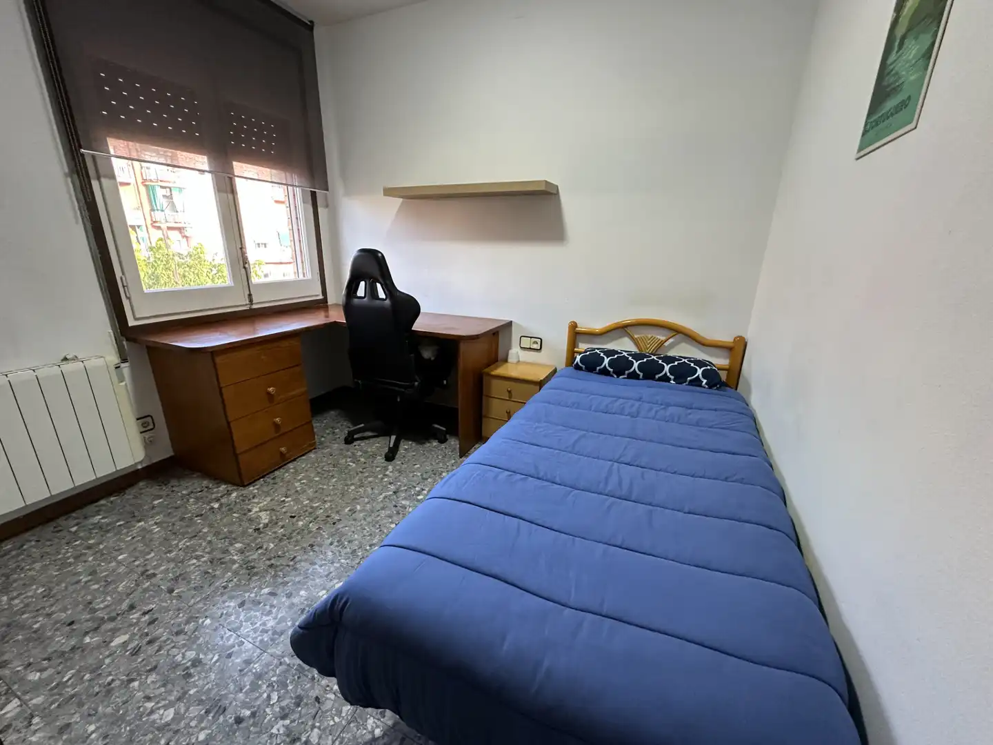 Schlafzimmer von Einfamilien-Reihenhaus zum Verkauf in Pallejà mit Klimaanlage, Heizung und Privatgarten