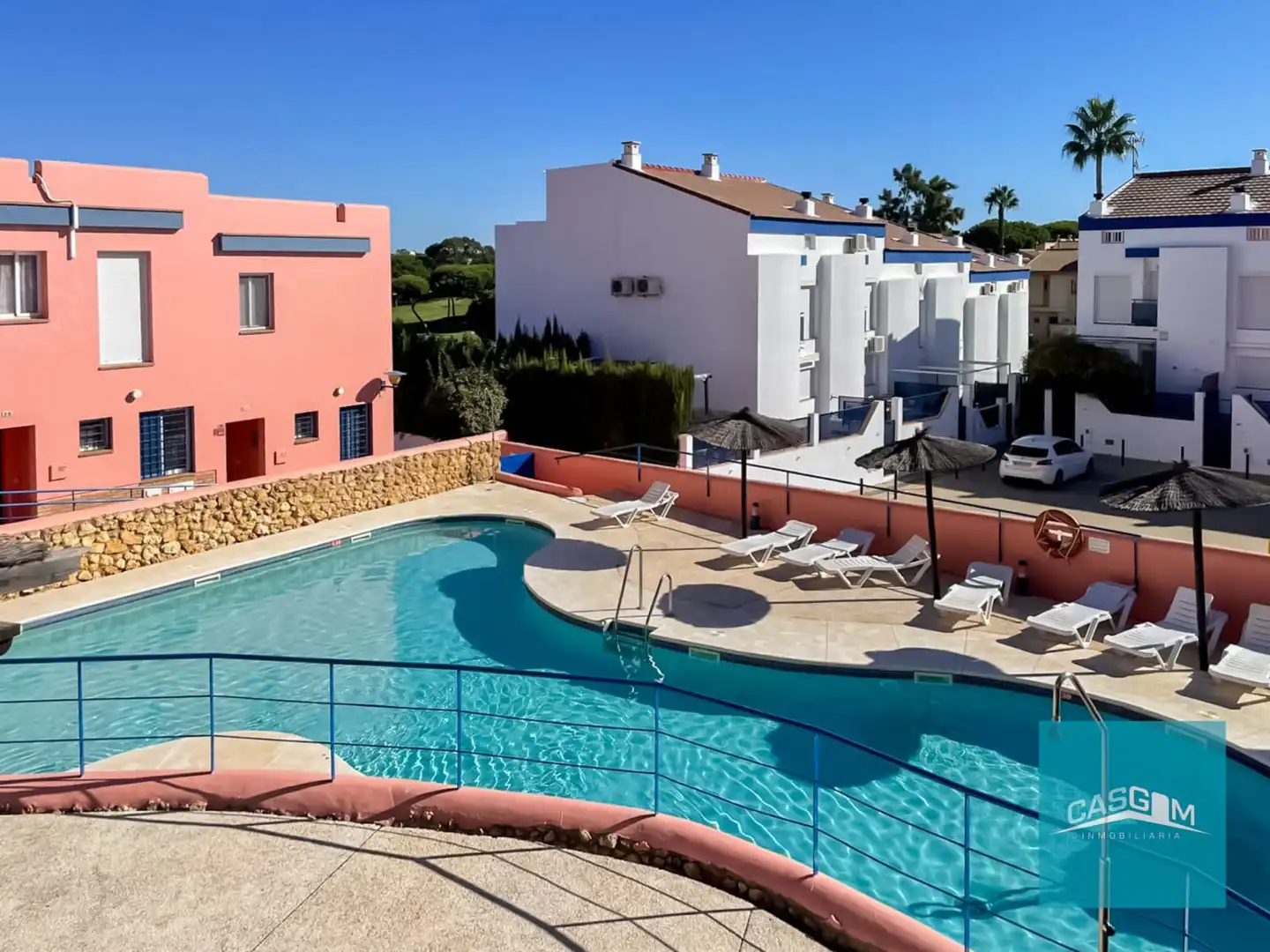 Adosado con piscina en venta en Islantilla Golf