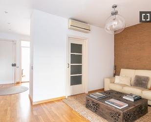 Living room of Flat to rent in  Barcelona Capital  with Air Conditioner, Heating and Furnished
