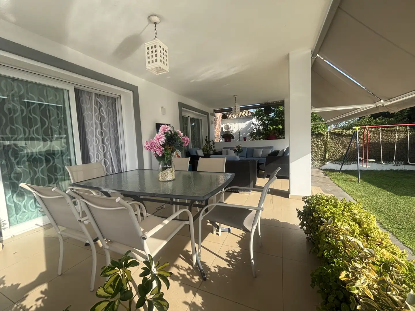 Terrasse von Haus oder Chalet zum Verkauf in Marbella mit Klimaanlage, Heizung und Privatgarten