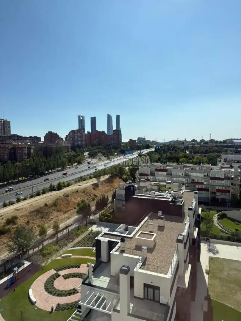 Vista exterior de Estudi en venda en Madrid amb Calefacció i Traster