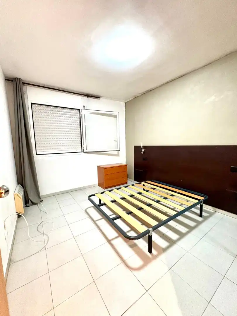 Schlafzimmer von Wohnung zum Verkauf in Terrassa mit Klimaanlage, Heizung und Möbliert