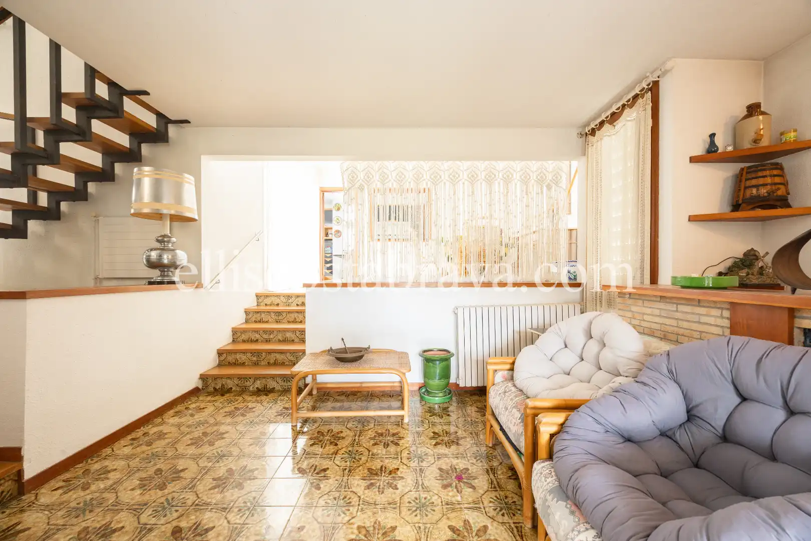 Sala d'estar de Casa o xalet en venda en L'Escala amb Aire condicionat, Calefacció i Jardí privat