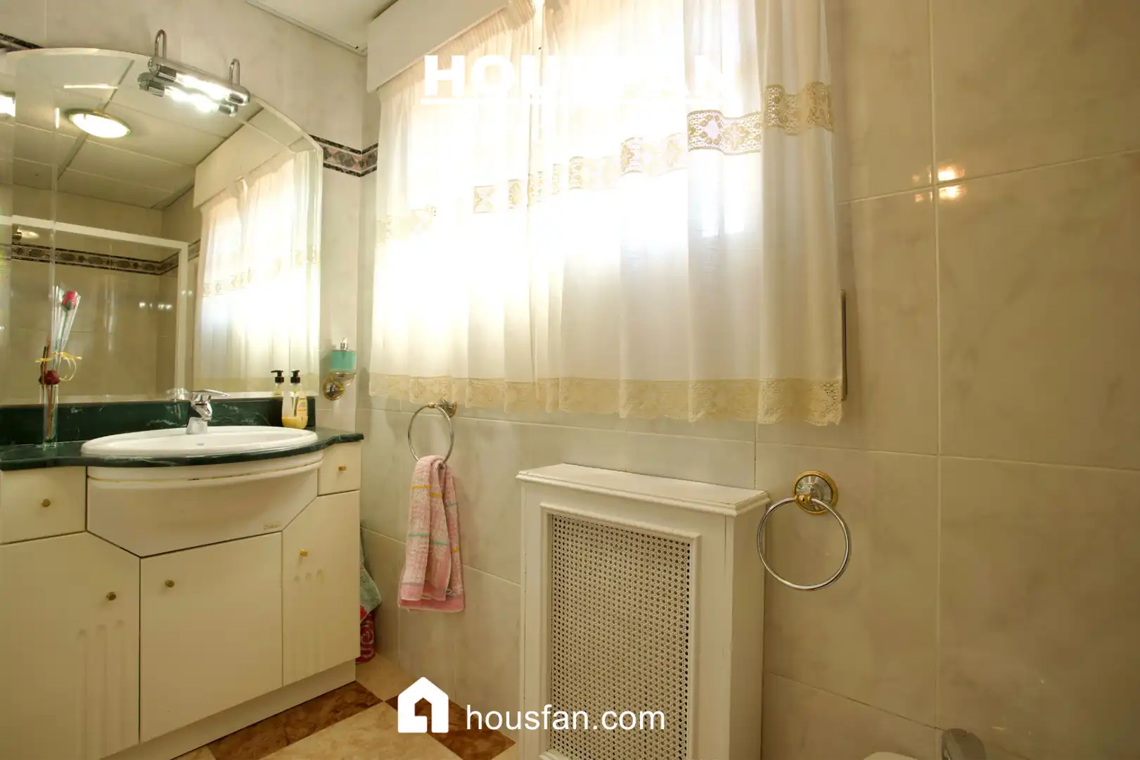 Bathroom of Houses for sale in Cáceres  with Air Conditioner, Heating and Private garden