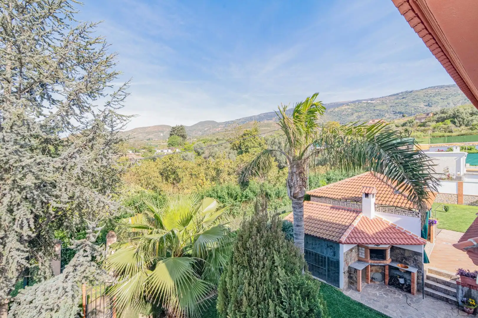 Vista exterior de Casa o xalet en venda en Órgiva amb Aire condicionat, Calefacció i Jardí privat