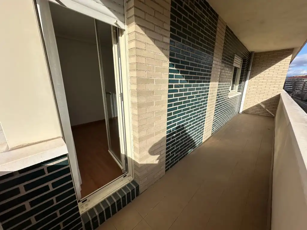 Terraza de Piso en venta en  Logroño con Calefacción, Parquet y Terraza