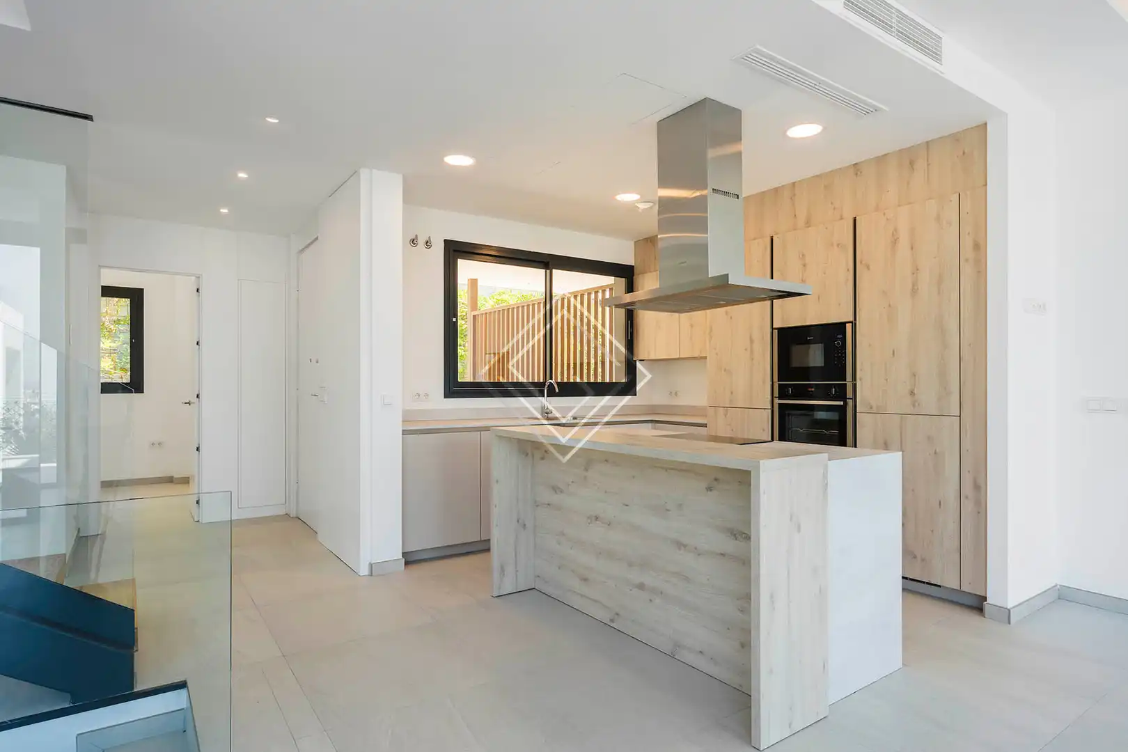 Chalet con piscina en venta en Río Real - Los Monteros, imagen 3