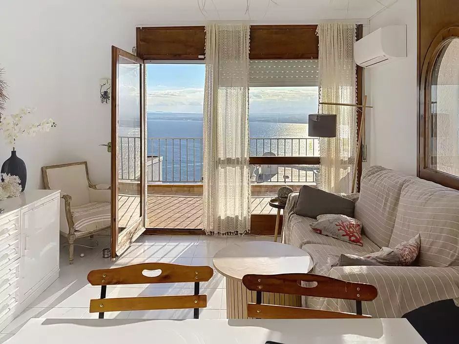 Living room of Apartment for sale in Roses  with Heating, Terrace and Swimming Pool