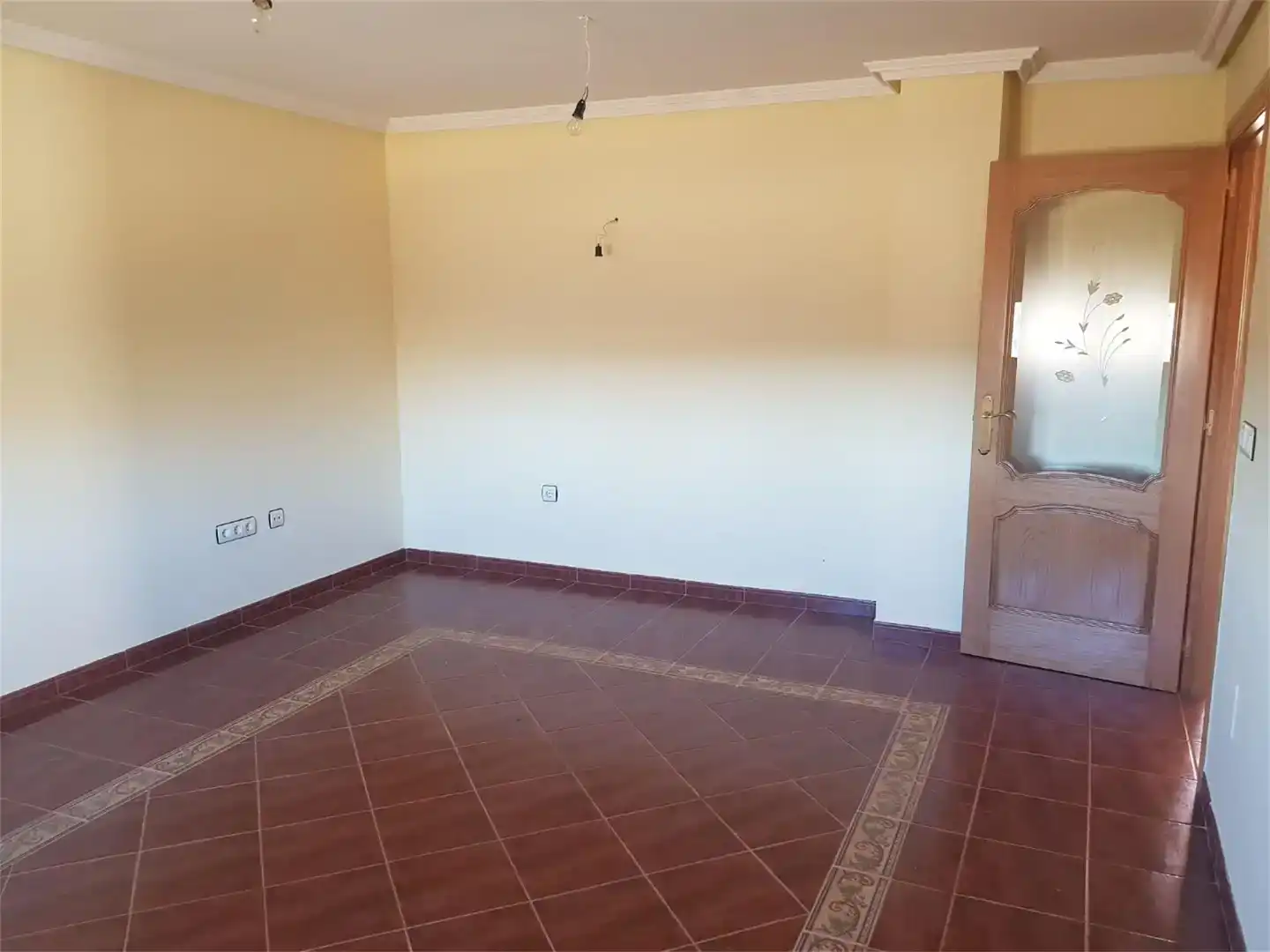 Sala d'estar de Casa adosada en venda en Molezuelas de la Carballeda amb Balcó